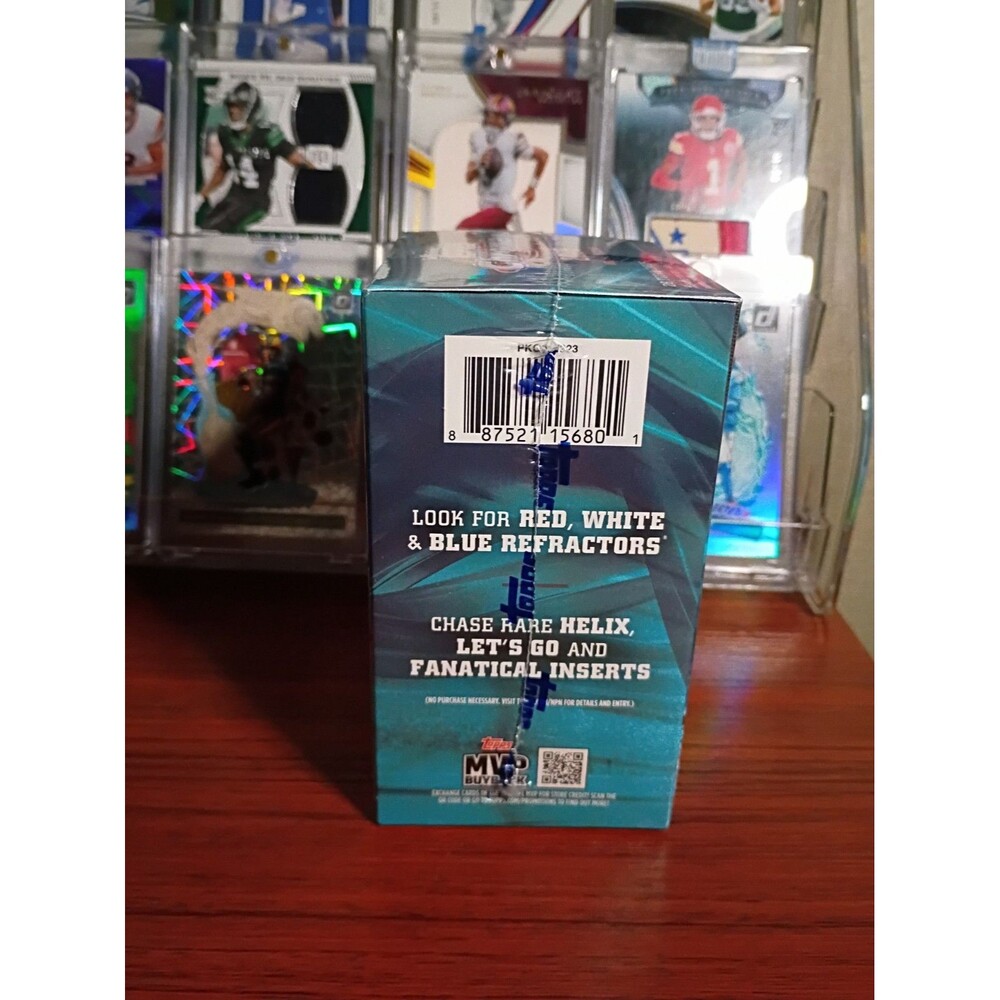 Topps Chrome 2025 NFL Blaster Box – 1 Box – Red White Blue Refractors - Picture 2 of 3